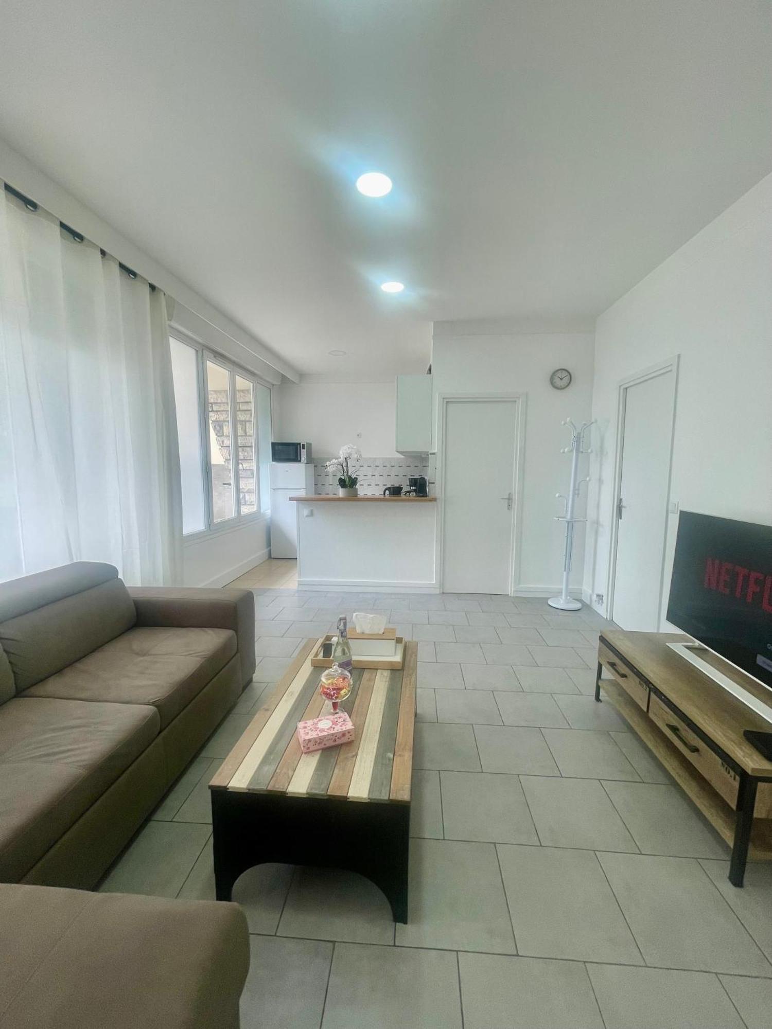 Spacieux Et Lumineux, Coup De Coeur Garanti A Proximite Du Metro Et Rer La Courneuve Extérieur photo