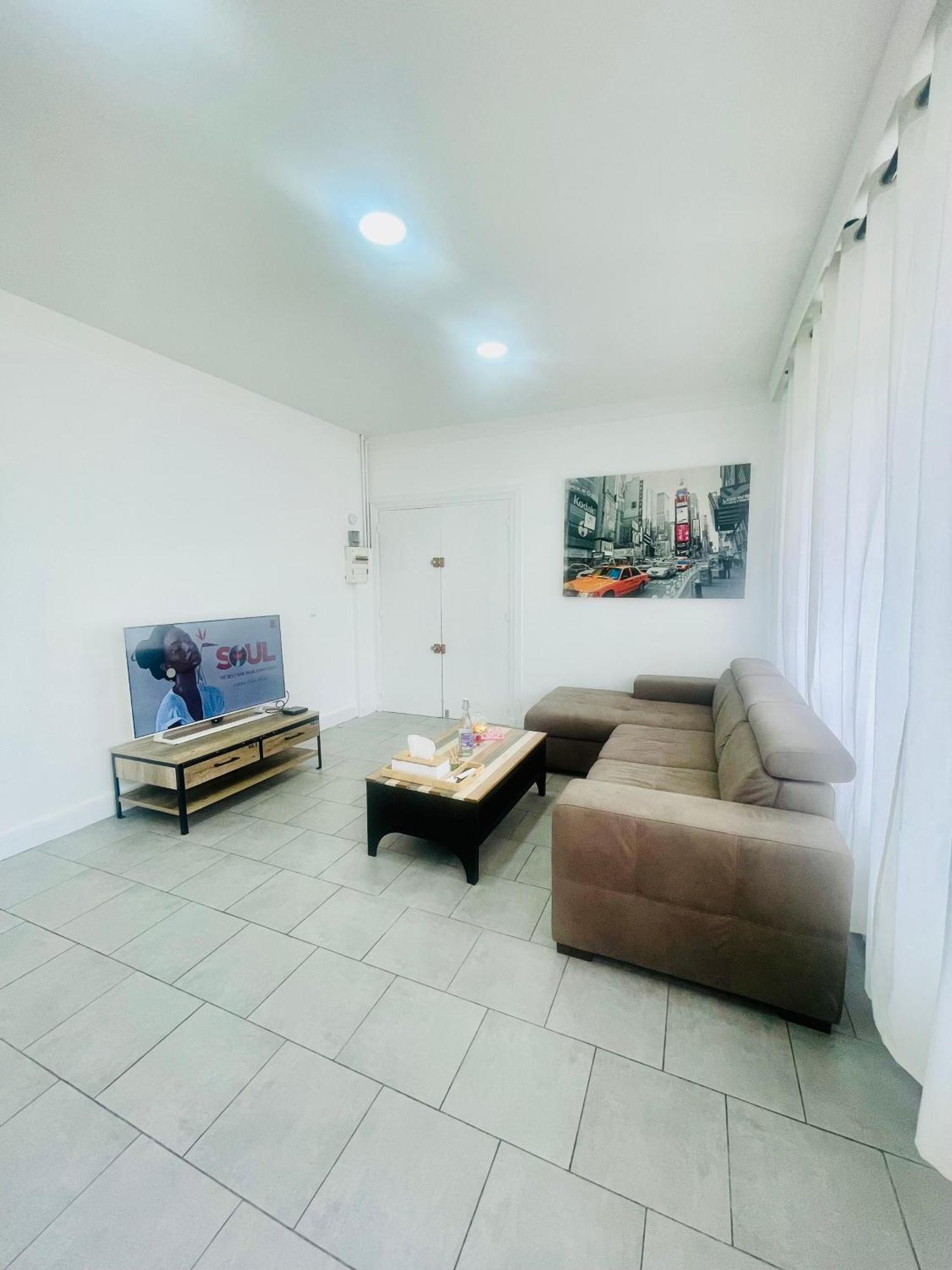 Spacieux Et Lumineux, Coup De Coeur Garanti A Proximite Du Metro Et Rer La Courneuve Extérieur photo